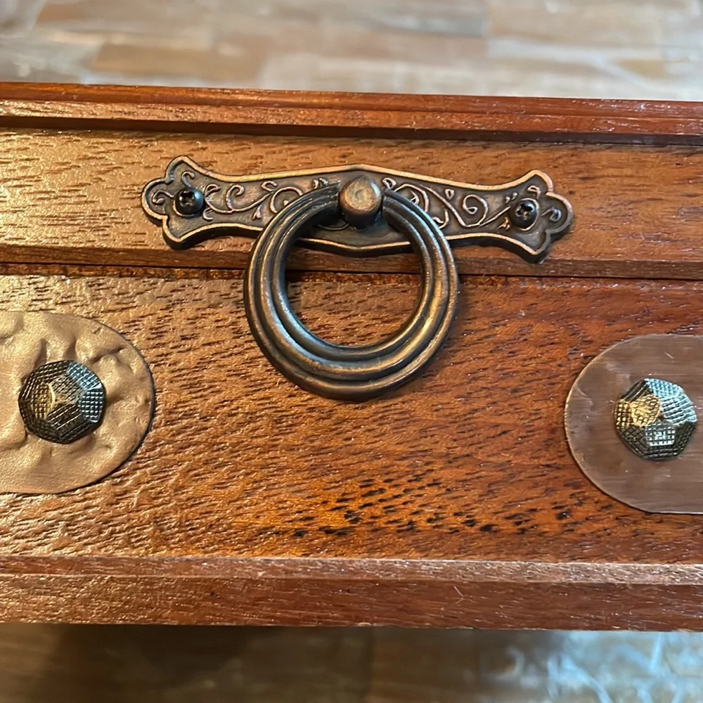 Vintage Wooden Square Jewelry Box🖤